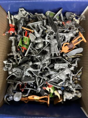 Soldats 1/32 Moyen-Âge plastiques Vintage dans une boite 26 …