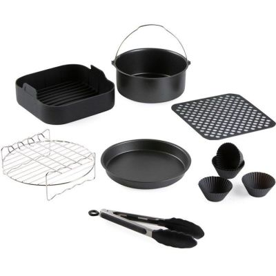 de nombreux types d'ustensiles de cuisine et de casseroles