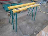 two benches that are sitting in the middle of the floor