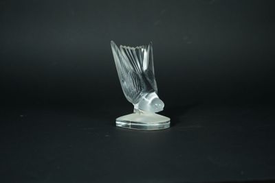 LALIQUE FRANCE Hirondelle serre-livre représentant une hiron…