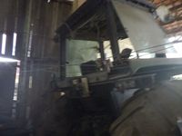 Un tracteur John Deer 4255 déclaré HS Pb hydraulique déclaré… (photo 3)