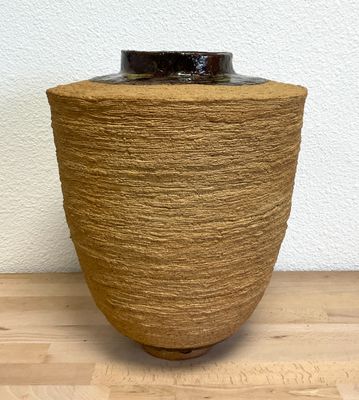 Sophie JOLIVET, vase en céramique, collection Strates, selec…