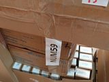 une boîte en carton posée sur un carton