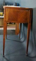 Coiffeuse en bois de placage. (photo 4)