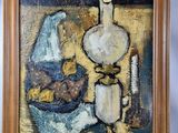 une peinture à l'huile représentant un vase et une corbeille de fruits posés sur une table