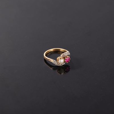 Bague Toi & Moi en or 18k (750e), ornée d'un rubis synthétiq…