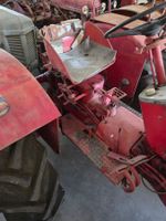 Tracteur agricole MC CORMICK. Modèle FU 265 DIESEL. (photo 2)