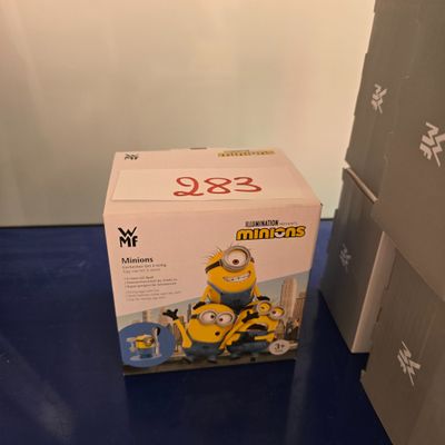 La boîte est vide et prête à être ouverte pour que le minion puisse s'en servir.