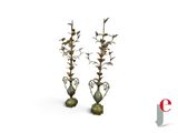deux vases posés sur une surface blanche
