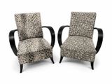paire de fauteuils Art déco recouverts d'un tissu à imprimé léopard