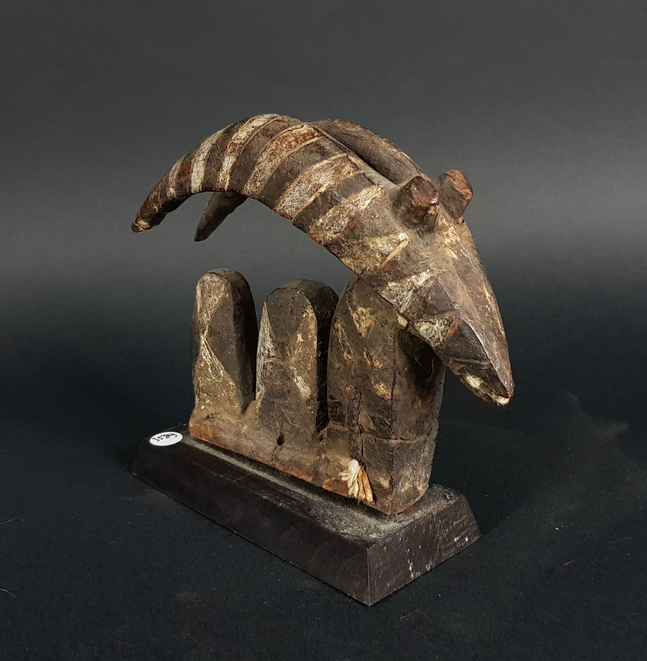 Cimier Mossi Burkina Faso Zoomorphe Zazaigo en Bois et Pigments