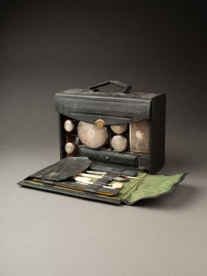 COFFRET Nécessaire de voyage renfermant 7 boites, flacons, p… - Photo 1