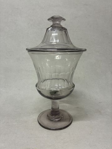 Grand drageoir piédouche en verre. H 39 cm