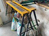 a workbench that is sitting in a garage