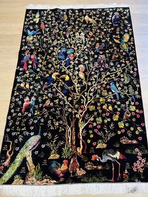 Tapis Iran l’arbre et oiseau fond noire 225 x 150