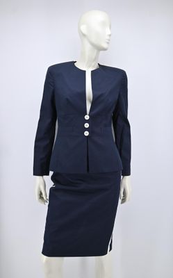 Louis FERRAUD - Tailleur en coton marine gansé blanc.