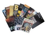 un grand nombre de livres posés sur une table