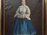 un vieux tableau représentant une femme en robe bleue tenant une pomme