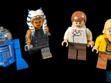 Trois personnages de Lego Star Wars sont placés les uns à côté des autres