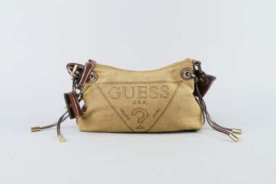GUESS. Petit sac porté épaulé en tissu et simili, fermeture … - Photo 1