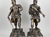 paire de figurines antiques en bronze représentant un soldat romain et un soldat romain