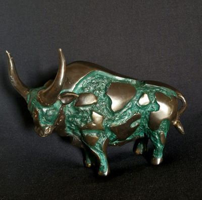 Ecole brutaliste, art moderne : « Le Taureau Fragmente », im…