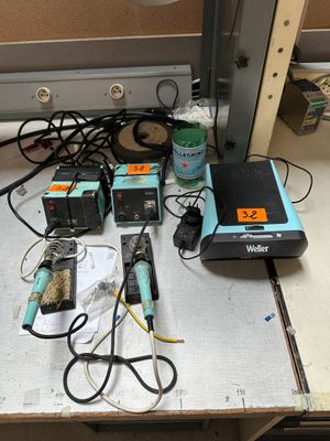 a lot of wires that are on the table