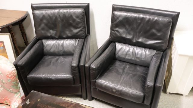 ROCHE BOBOIS : paire de fauteuil en cuir noir (état d’usage)