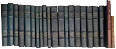 beaucoup de vieux livres empilés les uns sur les autres