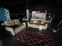 Deux canapés fixes (un avec pieds relevable) CLEVELAND + Tab…