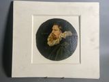 tableau représentant un homme barbu, dans un cadre blanc