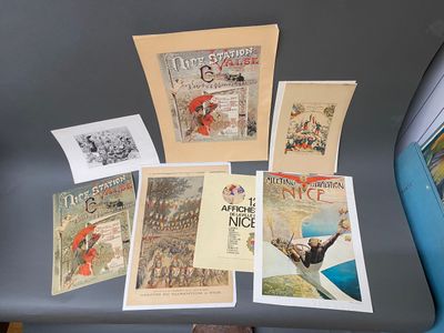 un grand nombre de livres posés sur une table