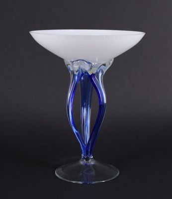 ALICJA. Coupe en verre partiellement teinté en blanc opalesc…