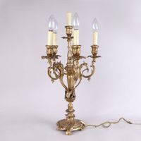 Paire de candélabres en bronze doré, à décor de têtes de coq… (photo 4)