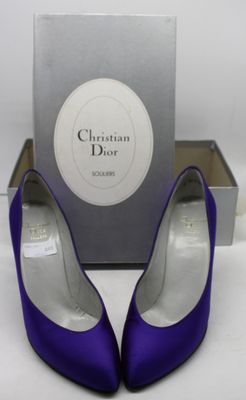 Escarpins Christian Dior à bout pointu en satin violet, avec leur boîte d'origine