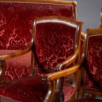 Suite de six fauteuils et d’un canapé en acajou et placage d… (photo 2)