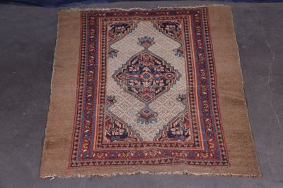 Tapis en laine à décor géométrique