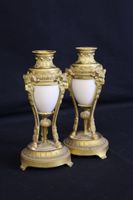 Paire de cassolettes couvertes à usage de bougeoirs retourna… (photo 5)