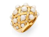 une bague en or et perles, signée Van Cleef