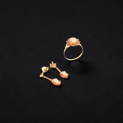 Bague en or 18k (750e), ornée d'un camée coquille en serti g… - Photo 1