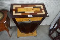 belle console de style Art déco - avec un piètement en forme… (photo 2)