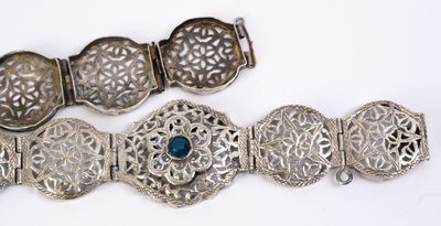 Empire OTTOMAN, Ceinture en argent ajourée ciselée, ornée en…