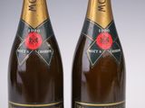 deux bouteilles de champagne Moët & Chandon