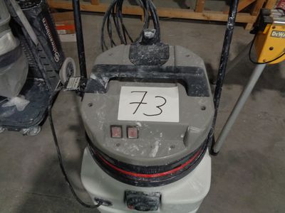a machine that is sitting in a garage