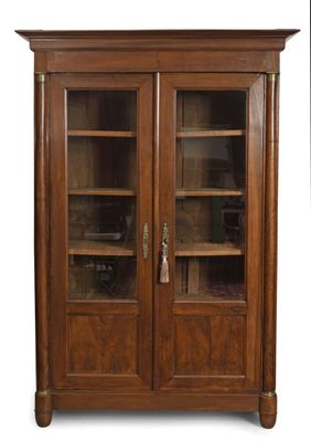 BIBLIOTHEQUE en noyer et placage de noyer à montants en demi…