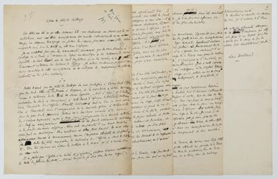 un vieux manuscrit comportant des inscriptions et des traces d'encre noire