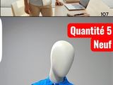 deux photos d'un homme debout à côté d'un mannequin portant une chemise bleue