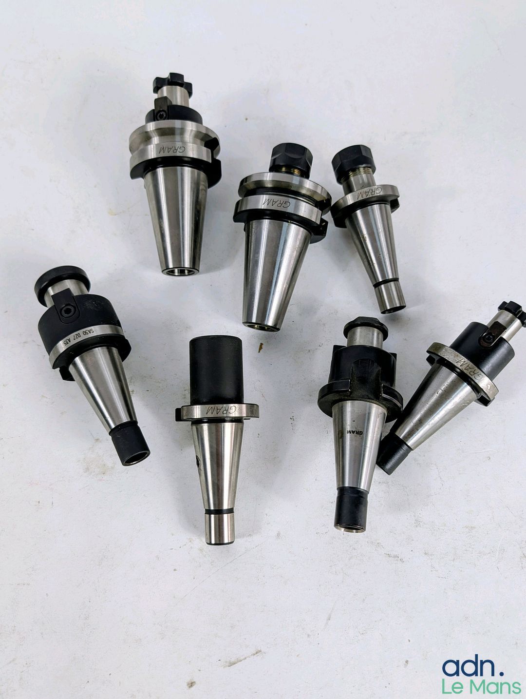 Lot de 7 porte-outils à fraise.