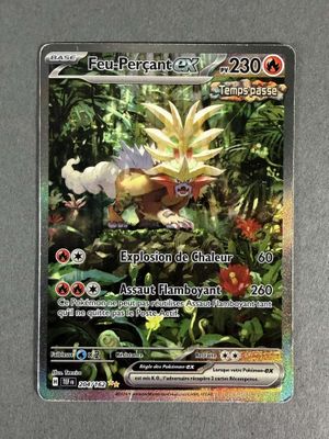gros plan d'une carte pokemon sur une table