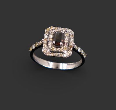 Bague en or gris 14K ornée d'un diamant brun foncé (0,5 ct) …